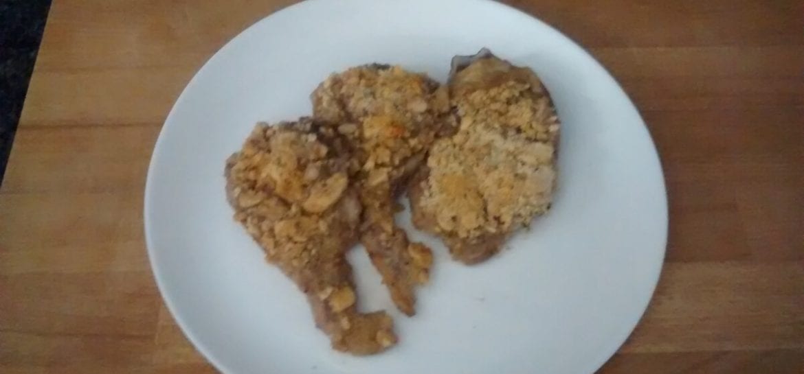 Cordero con costra de frutos secos