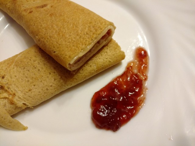 Crepes-de-trigo-sarraceno-con-jamón-y-queso