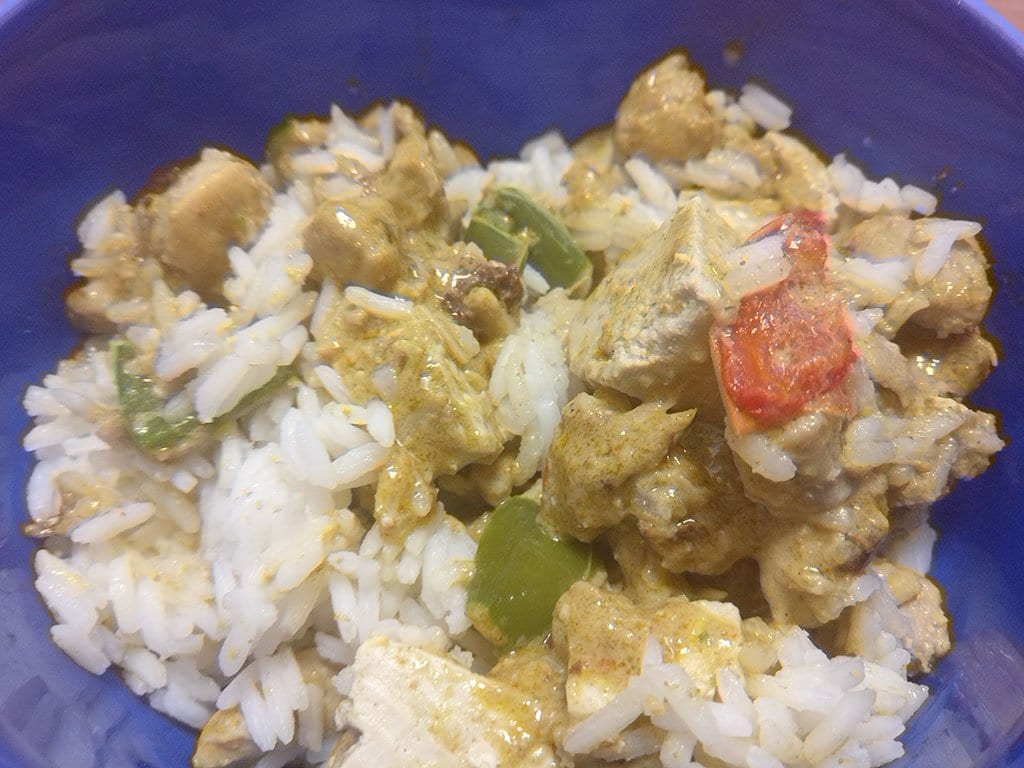 Pollo al curry con leche de coco