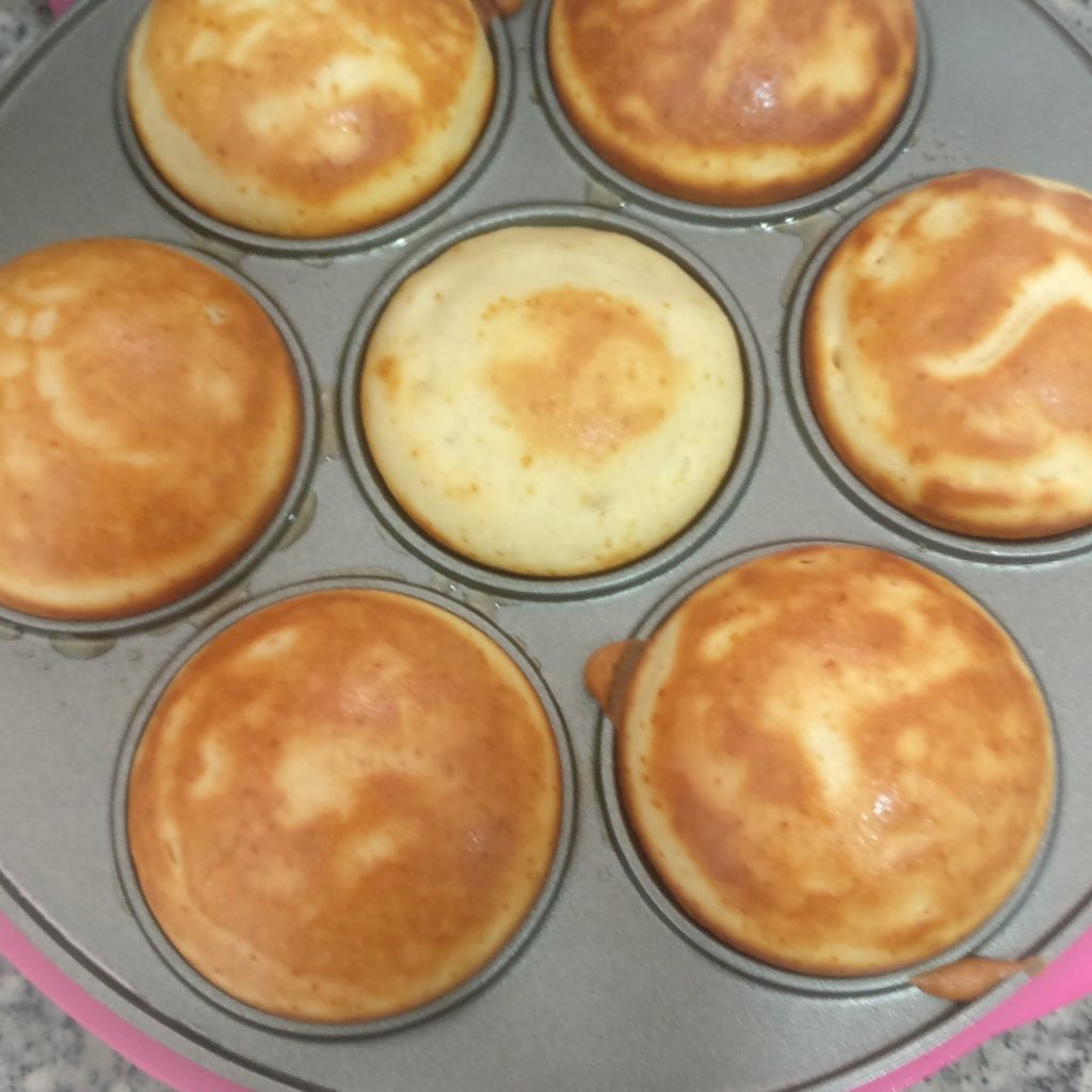 Minicupcakes de máquina con chocolate blanco