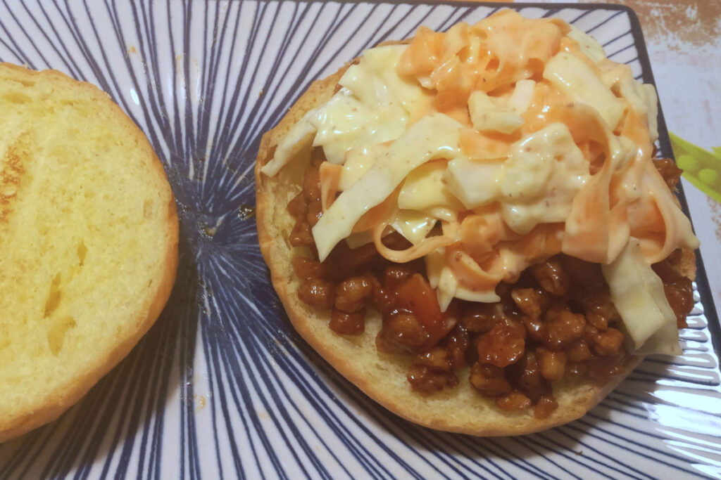 Bocadillo vegano a la barbacoa