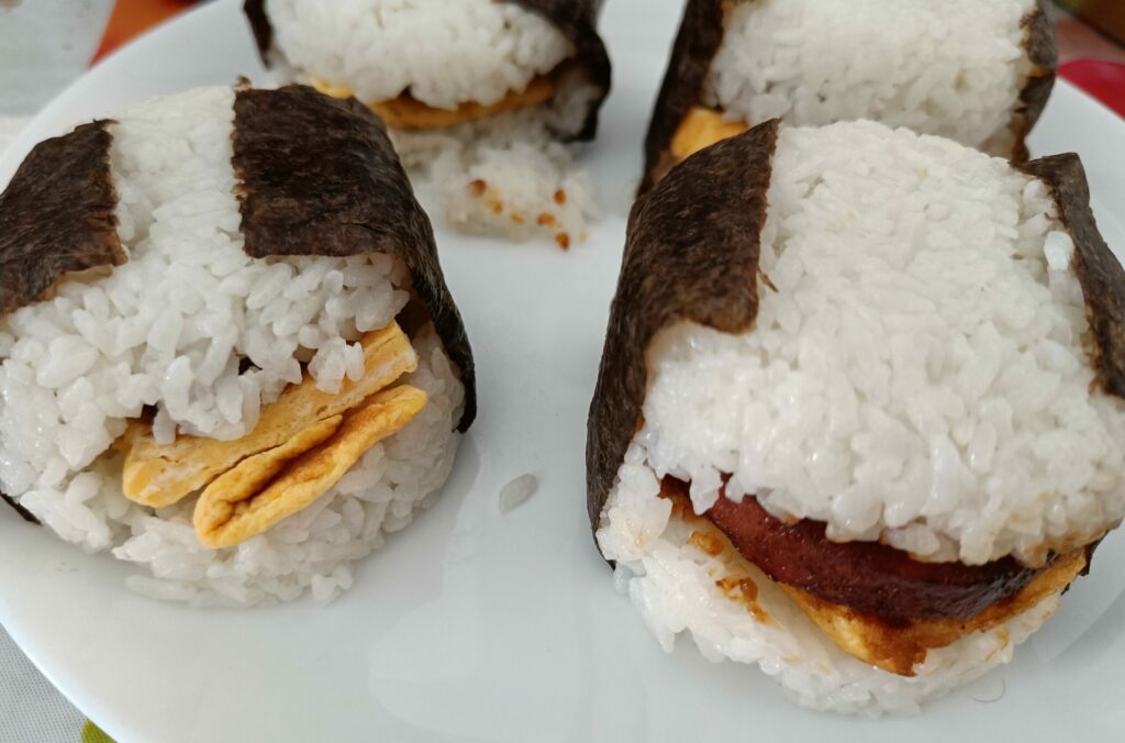 Spam Musubi (falso onigiri de jamón y tortilla)