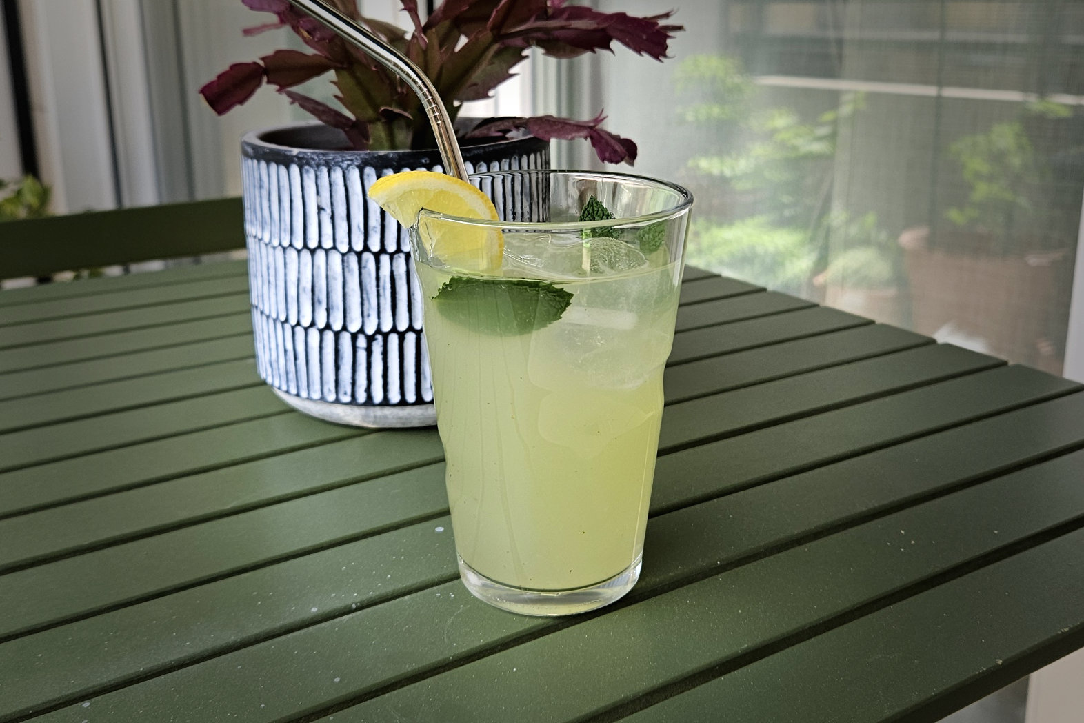 Limonada rápida con hierbabuena